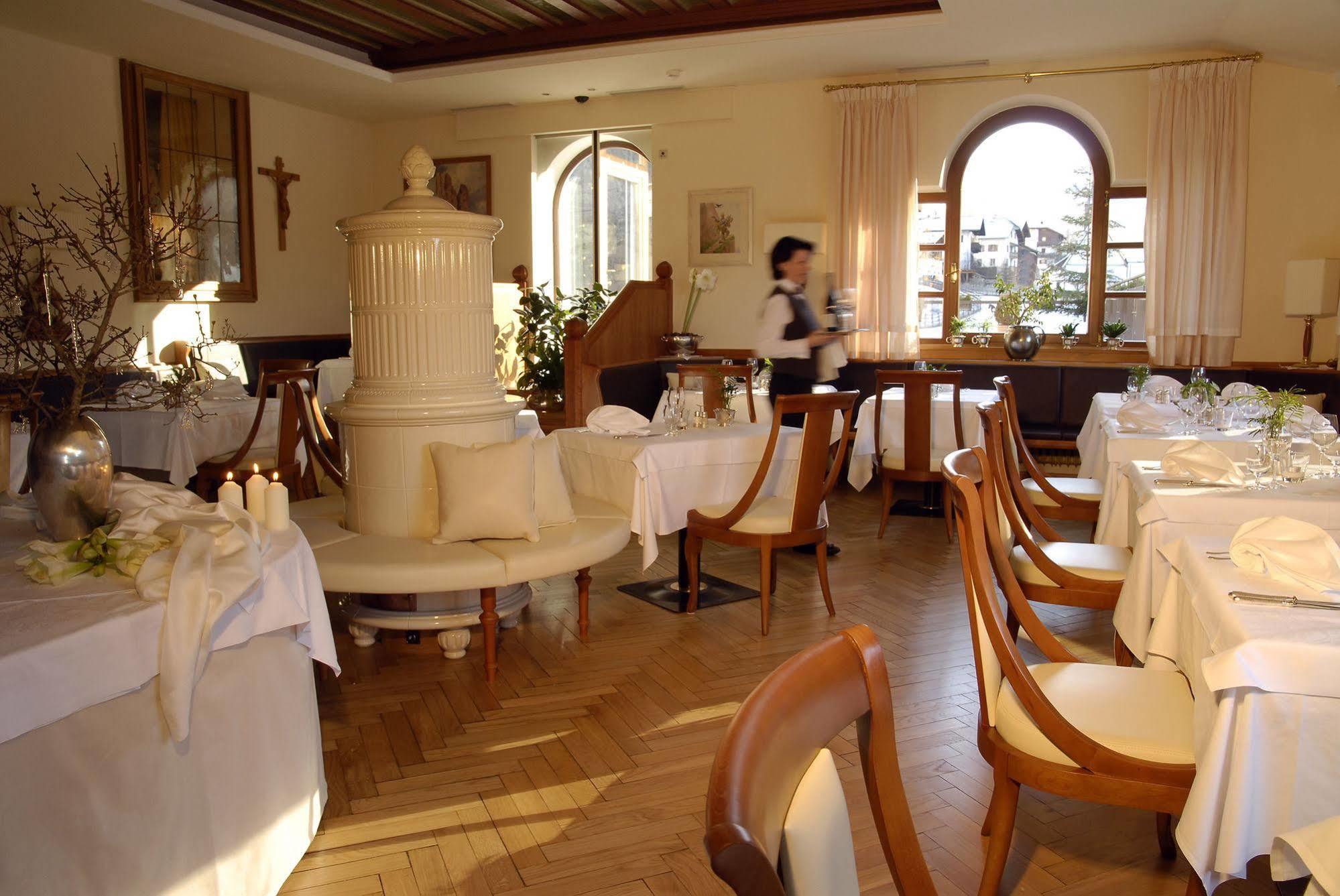 Romantik Hotel Post Nova Levante Restaurante foto